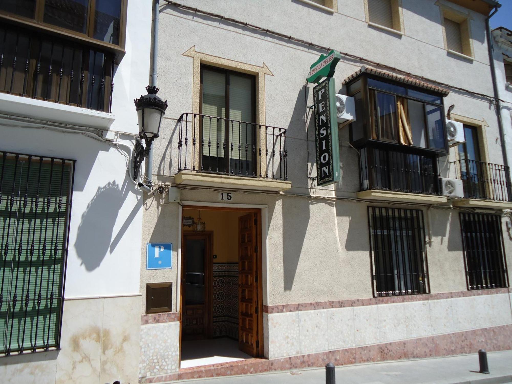 Hostal Los Claveles バエナ エクステリア 写真